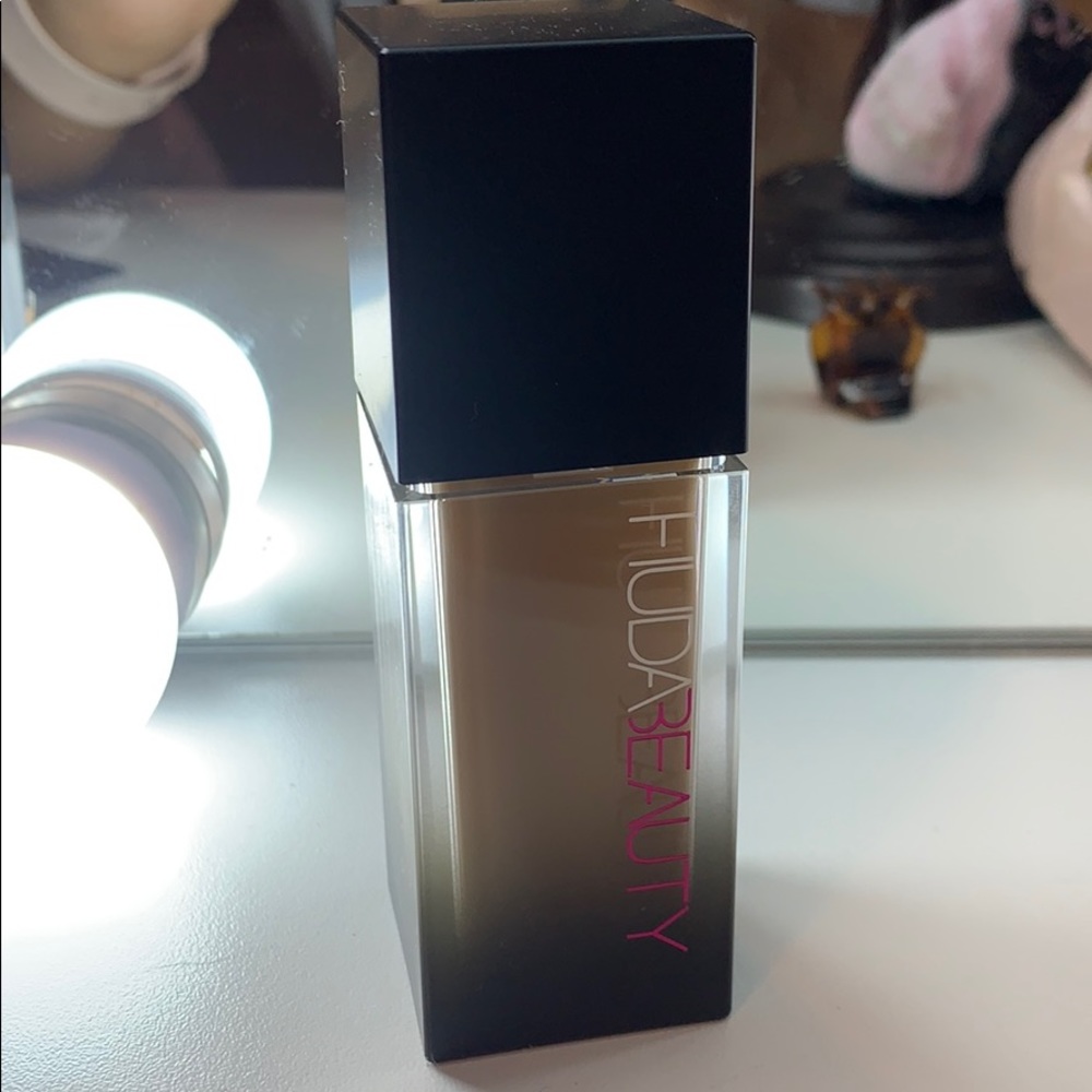 HUDA beauty foundation